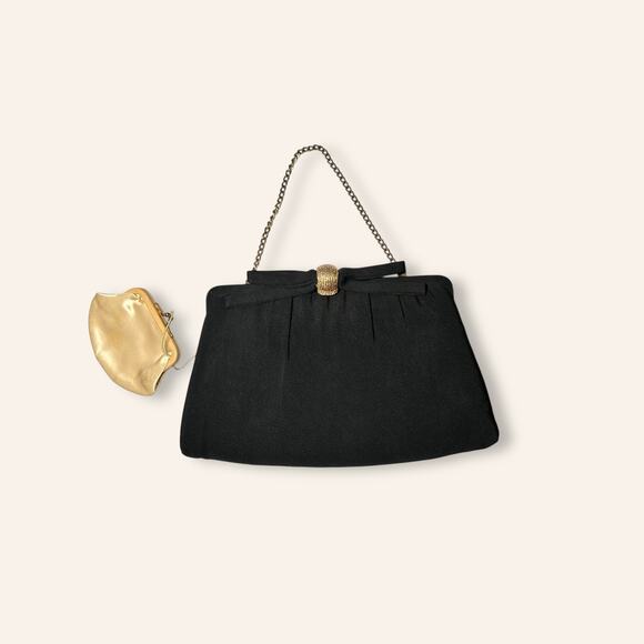 Vintage black clam shell convertible clutch - Picture 3 of 8